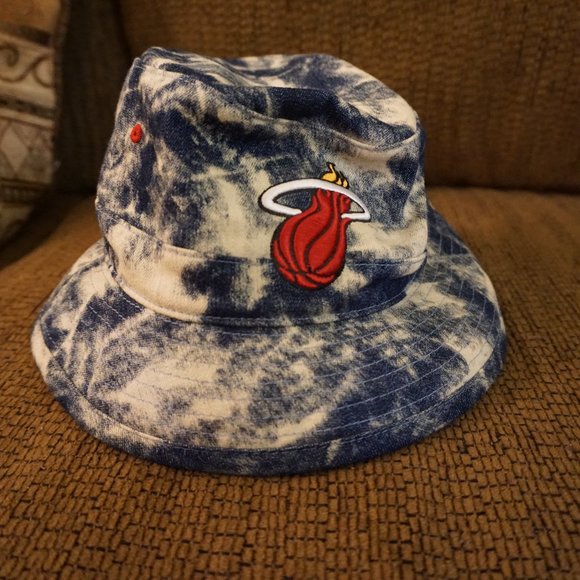 Mitchell Ness Miami Heat Bucket Hat 